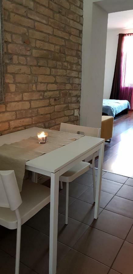 Romantic Central Flat Bratislava Bagian luar foto